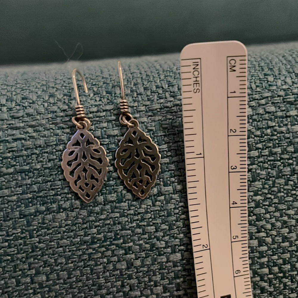 COLLECTORS!! Must see!! Retired James Avery Lacy Leaf Earhooks 925 sterling - Picture 7 of 8